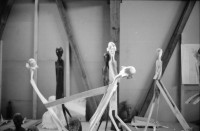 Image of sheet 19890760 photo 15: Im Atelier des Schweizer Bildhauers Schang Hutter im Solothurnischen Derendingen, Solothurn 1989. art wood holz plastiken artist sculpture Kunst
Kultur culture art sculptur artist portrait 1989