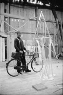 Image of sheet 19890760 photo 24: Im Atelier des Schweizer Bildhauers Schang Hutter im Solothurnischen Derendingen, Solothurn 1989. art wood holz plastiken artist sculpture Kunst
Kultur culture art sculptur artist portrait 1989