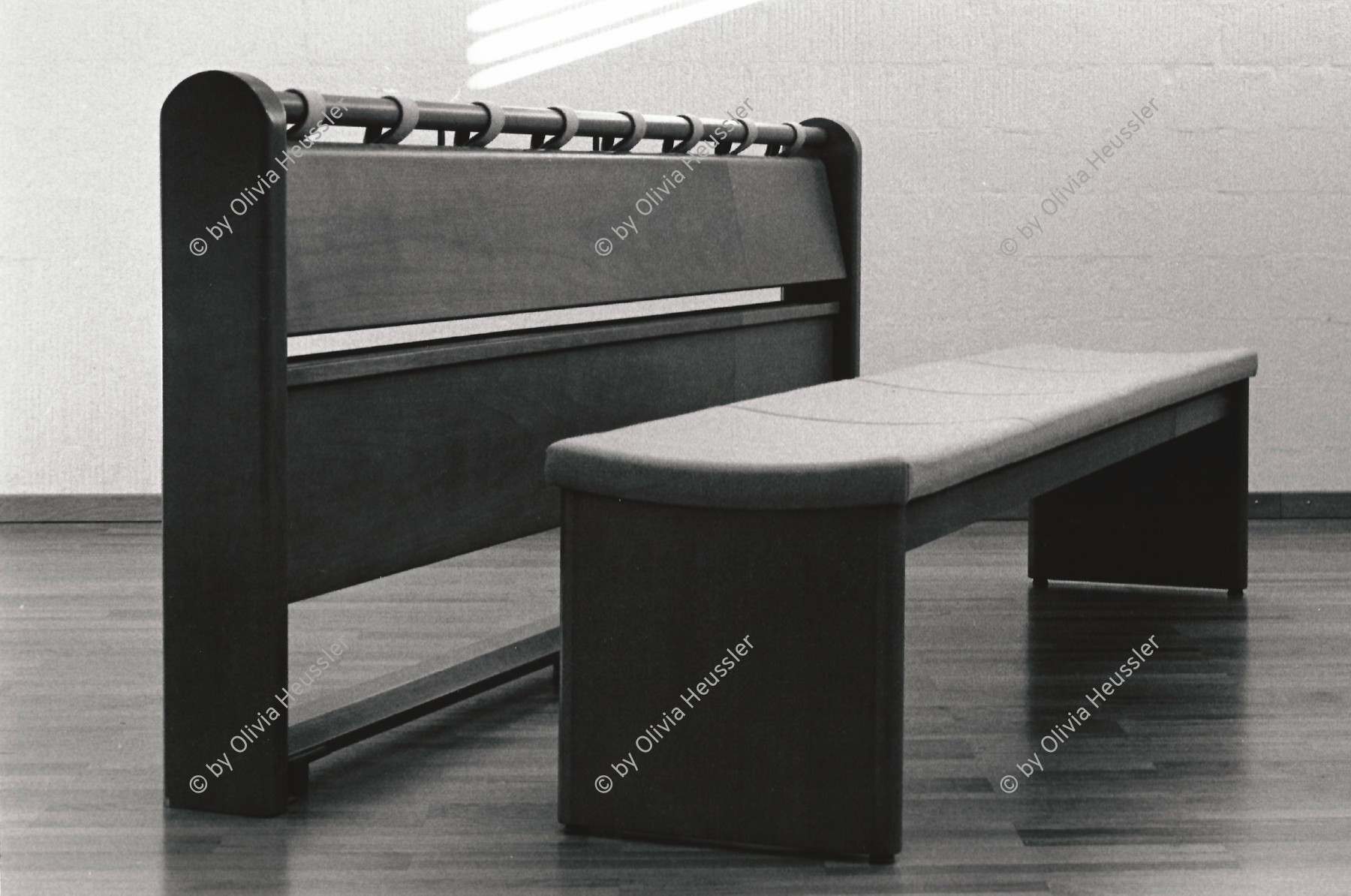 Image of sheet 19890800 photo 11: Schweiz design Swiss Switzerland chair industry designer Europe factory