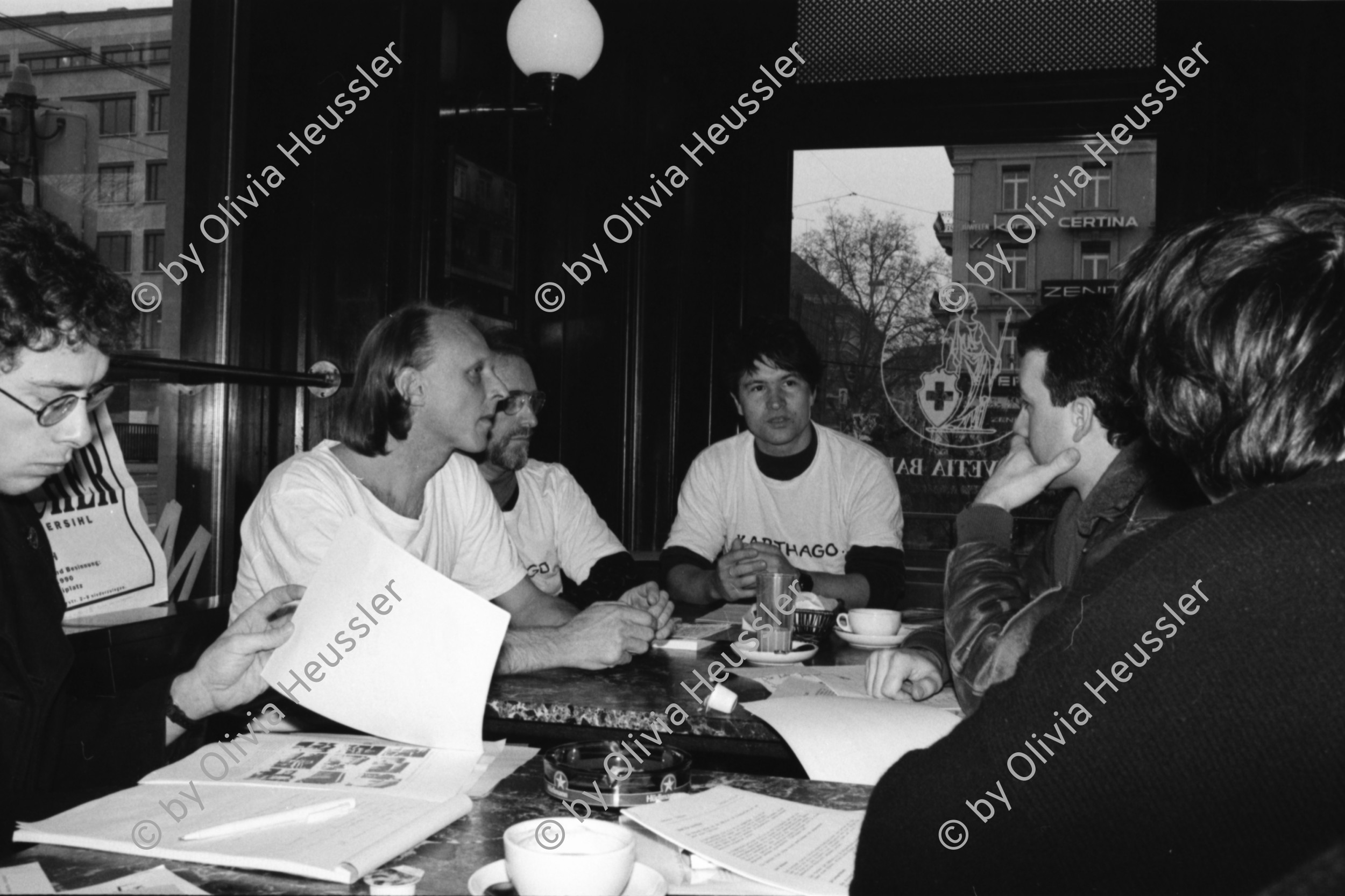 Image of sheet 19890900 photo 19: Karthago steht auf dem Dach in der Kaserne, Zürich 1989. Schweiz Switzerland housing wohnungsnot protest