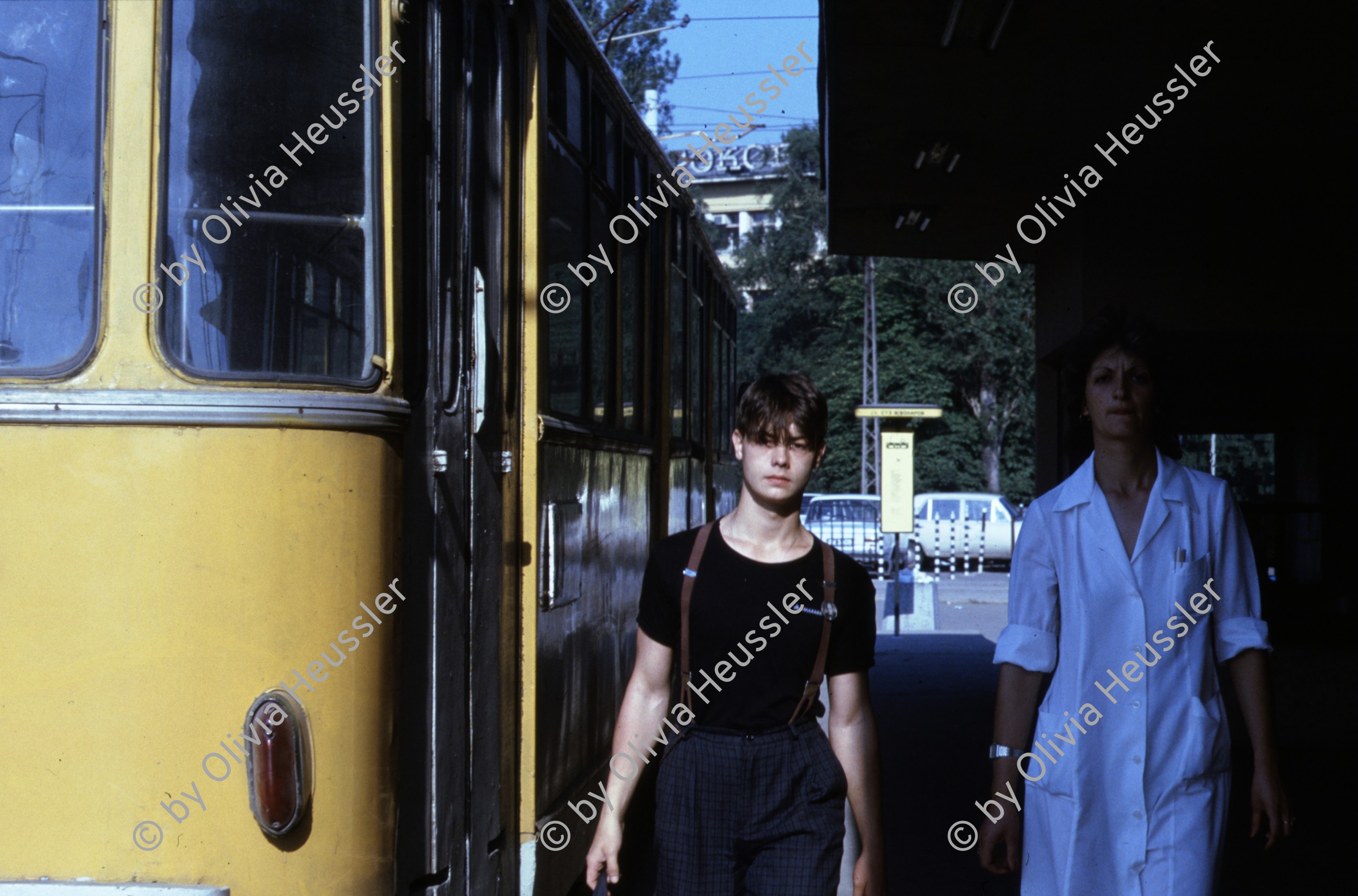 Image of sheet 19893006 photo 13: Jugendliche Punks im Zentrum Sofia, Bulgarien 1989.
