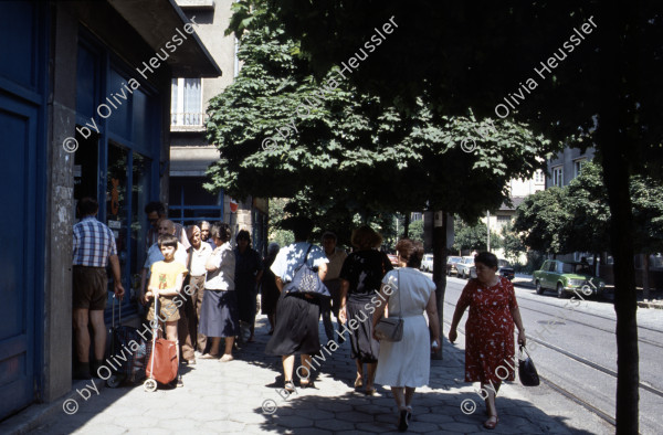 Image of sheet 19893006 photo 17: Jugendliche Punks im Zentrum Sofia, Bulgarien 1989.