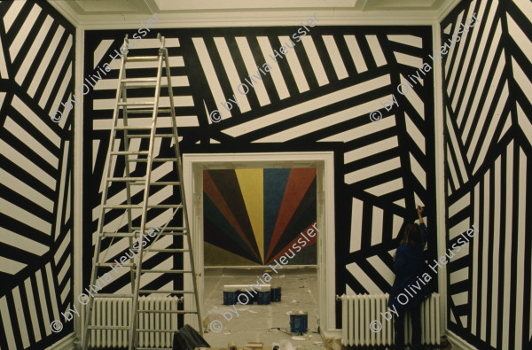 Image of sheet 19893008 photo 7: Wandbemalung von Sol leWitt in Zug, 1988.