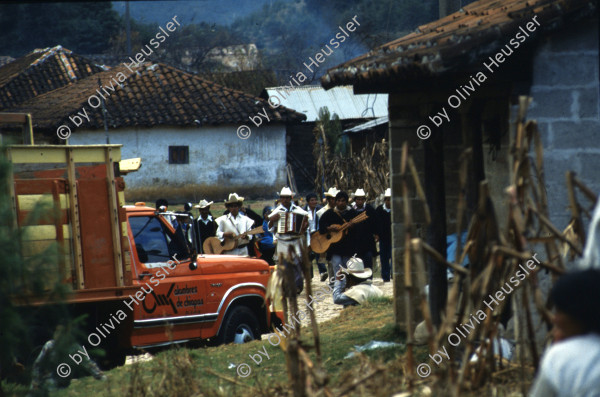 Image of sheet 19893011 photo 12: Fiestas patronales de San Juan de Chamula, Chiapas, 1989.