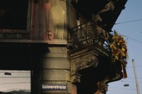 Image of sheet 19900113 photo 9: Beerdigung mit Trauermarsch und Kranzniederlegung für den «Stauffacher», Zürich 1990.