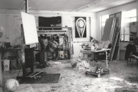 Image of sheet 19900120 photo 12: Das Atelier von Aleks Weber an der Uetlibergstrasse, Zürich 1990.
