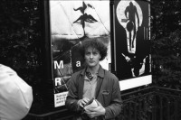 Image of sheet 19900150 photo 22: Autos brennen vor dem Bundeshaus. Protest und Demonstration gegen vom Bund angelegte Fichen. Bern
Portrait Stefan Nestler und Die Fotografin, aus der ehemaligen DDR Gundula Schulze und Olivia Heussler Musée de l'Elysée Lausanne. Olivia Gundula im Erismannhof. Zürich 1990