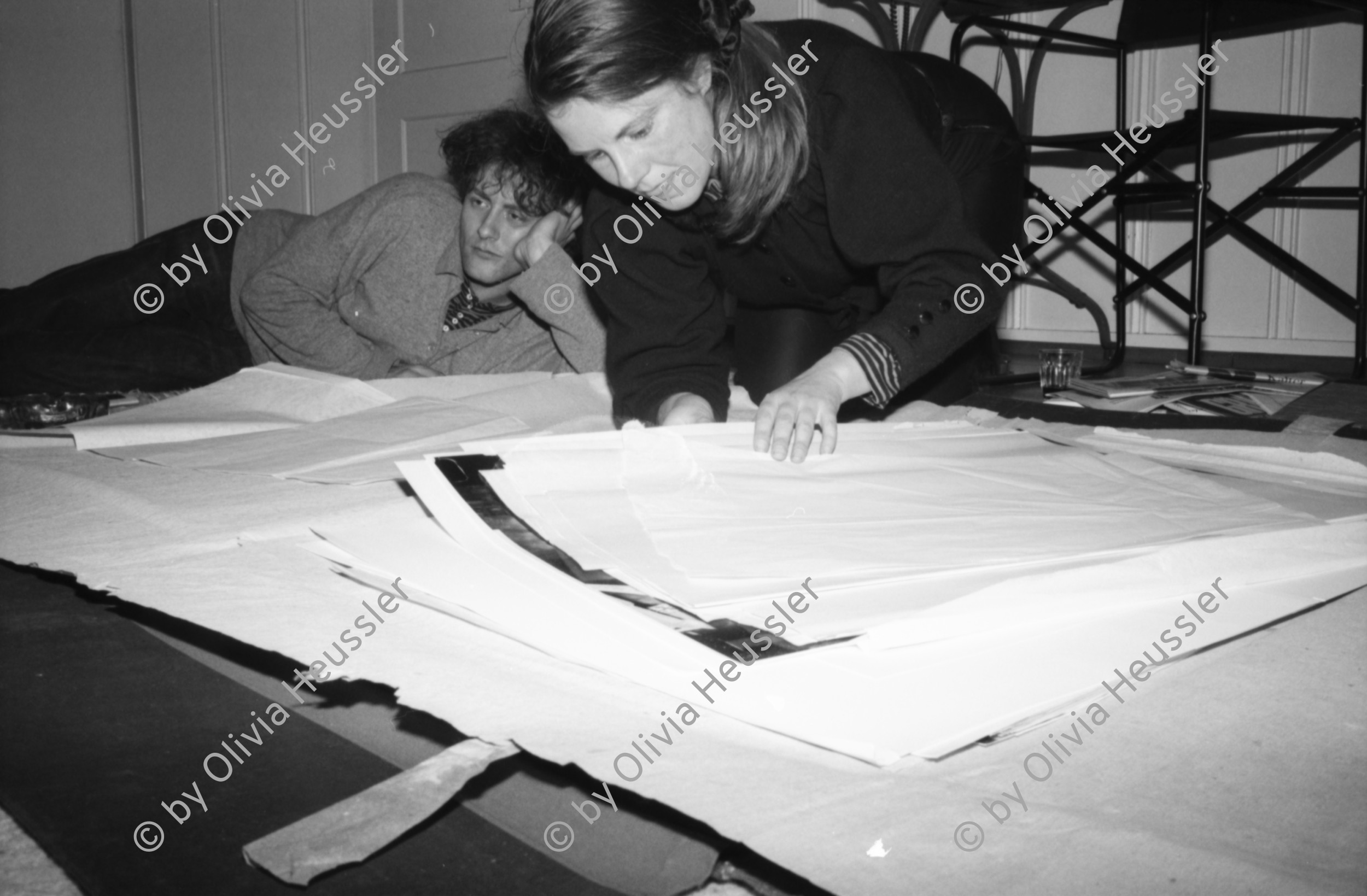 Image of sheet 19900150 photo 31: Die Fotografin, aus der ehemaligen DDR Gundula Schulze und Olivia Heussler Musée de l'Elysée Lausanne. Olivia Gundula im Erismannhof. Zürich 1990