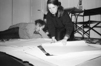 Image of sheet 19900150 photo 32: Gundula Schulze und Olivia Heussler Musée de l'Elysée Lausanne. Olivia Gundula im Erismannhof. Zürich 1990