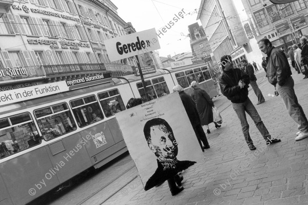 Image of sheet 19900170 photo 6: Oberstdivisionär Emil Sonderegger war Kommandant der Ordnungstruppen in Zürich und gab das Kommando zum Angriff der Streikenden. Kunstaktion Paradeplatz Bahnhofstrasse Kreis 1 eins Schweiz Switzerland Europe art culture politics protest 1990 √

Emil Sonderegger (* 28. November 1868 in Herisau; † 14. Juli 1934 in Bern) war ein Schweizer Offizier und Generalstabschef, der sich später politisch am extremen rechten Rand positionierte.