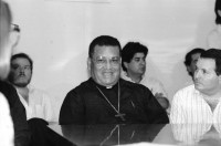 Image of sheet 19900200 photo 1: Portrait Kardinal Manuel Obando y Bravo präsentiert der Presse seinen neuen Mitarbeiterstab nach den verlorenen Wahlen der Sandinisten. Managua Nicaragua 1990