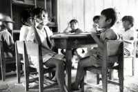 Image of sheet 19900230 photo 22: Kinder in der Schule der Landwirtschafts kooperative Kaffeekooperative Yale (von SAH Brigaden aufgebaut) in Nicaragua. 1990 √