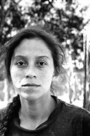 Image of sheet 19900260 photo 12: © 1990, OLIVIA HEUSSLER / www.clic.li
Eine Flüchtlings frau aus Nicaragua. Las Trojes, Honduras 1990 refugee Portrait woman female Portrait
Maribel Rodriguez Gimenez (24) zwei Kinder Nr. 12. von Hicaro Nueva Segovia Nic. Flüchtling refugee: « Der Krieg bringt nichts. Die Contra und die FSLN haben nicht mit den Waffen gesiegt, wie sie glauben.» √ Central america retrato
ohne Aufkleber
