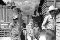 Image of sheet 19900320 photo 35: Im Flüchtlingslager des UNHCR für nicaraguanische Kriegsflüchtlinge.  Yamales Honduras 1990 √

El Alto Comisionado de las Naciones Unidas para los Refugiados (ACNUR, en inglés UNHCR, United Nations High Commissioner for Refugees) es el organismo de las Naciones Unidas encargado de proteger a los refugiados y desplazados por persecuciones o conflictos, y promover soluciones duraderas a su situación, mediante el reasentamiento voluntario en su país de origen o en el de acogida. Tiene su sede en Ginebra, Suiza, y más de 250 oficinas repartidas por todo el mundo. El derecho al asilo y refugio es contemplado en la Declaración Universal de Derechos Humano

The Office of the United Nations High Commissioner for Refugees (UNHCR), also known as The UN Refugee Agency is a United Nations agency mandated to protect and support refugees at the request of a government or the UN itself and assists in their voluntary repatriation, local integration or resettlement to a third country. Its headquarters are in Geneva, Switzerland and is a member of the United Nations Development Group The UNHCR has won two Nobel Peace Prizes, once in 1954 and again in 1981

ONUCA and ONUSAL were two United Nations peacekeeping missions deployed in Central America during the late 1980s and early 1990s.