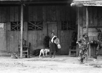 Image of sheet 19900340 photo 16: Kinder im Lager für Nicaraguanische Kriegsflüchtlinge Guasimo. UNHCR Wandmalerei und Kind an Holzrad. Junge Frau mit T-shirt ARDE FDN. 5-9 El Zacatal. 
The Office of the United Nations High Commissioner for Refugees (UNHCR), also known as The UN Refugee Agency is a United Nations agency mandated to protect and support refugees at the request of a government or the UN itself and assists in their voluntary repatriation, local integration or resettlement to a third country. Its headquarters are in Geneva, Switzerland and is a member of the United Nations Development Group. The UNHCR has won two Nobel Peace Prizes, once in 1954 and again in 1981.

El Alto Comisionado de las Naciones Unidas para los Refugiados (ACNUR, en inglés UNHCR, United Nations High Commissioner for Refugees) es el organismo de las Naciones Unidas encargado de proteger a los refugiados y desplazados por persecuciones o conflictos, y promover soluciones duraderas a su situación, mediante el reasentamiento voluntario en su país de origen o en el de acogida. Tiene su sede en Ginebra, Suiza, y más de 250 oficinas repartidas por todo el mundo.

10 - 16 Contras und Zivile in La Vigia. 17 -21 Contras marschieren in UN Sicherheitszone. 28 - 34 Verification Camp 1. 28 Jimmy Leo Contra der die Hochzeitsgruppe damals umgebracht hatte die von den Belgiern gefilmt wurden. UN Lastwagen Nr. 29 ? Contra. Contra marschieren durch Wald in Camp. Die Frau mit dem Schirm! Honduras 1990

Acto de reconciliación entre el comandante de la Contra Fremio Altamirano,
alias Jimmi Leo (dcha.), y el dirigente sindical sandinista Pedro Antonio Aguilar (izqda.) bajo la supervisión del comandante Peterson, de Naciones Unidas (centro).
Las Colinas, Dpto. de Jinotega, 23 de abril de 1990

Act of reconciliation between Contra commander Fremio Altamirano alias Jimmy Leo (r.) and Sandinista labor union leader Pedro Antonio Aguilar (l.) under the supervision of UN commander Peterson. 
Las Colinas, Dep. Jinotega, April 23, 1990 √

Contras o contra (acortamiento de contrarrevolucionarios o contrarrevolución) es el nombre dado a los diferentes grupos insurgentes opuestos al gobierno del Frente Sandinista de Liberación Nacional (FSLN)