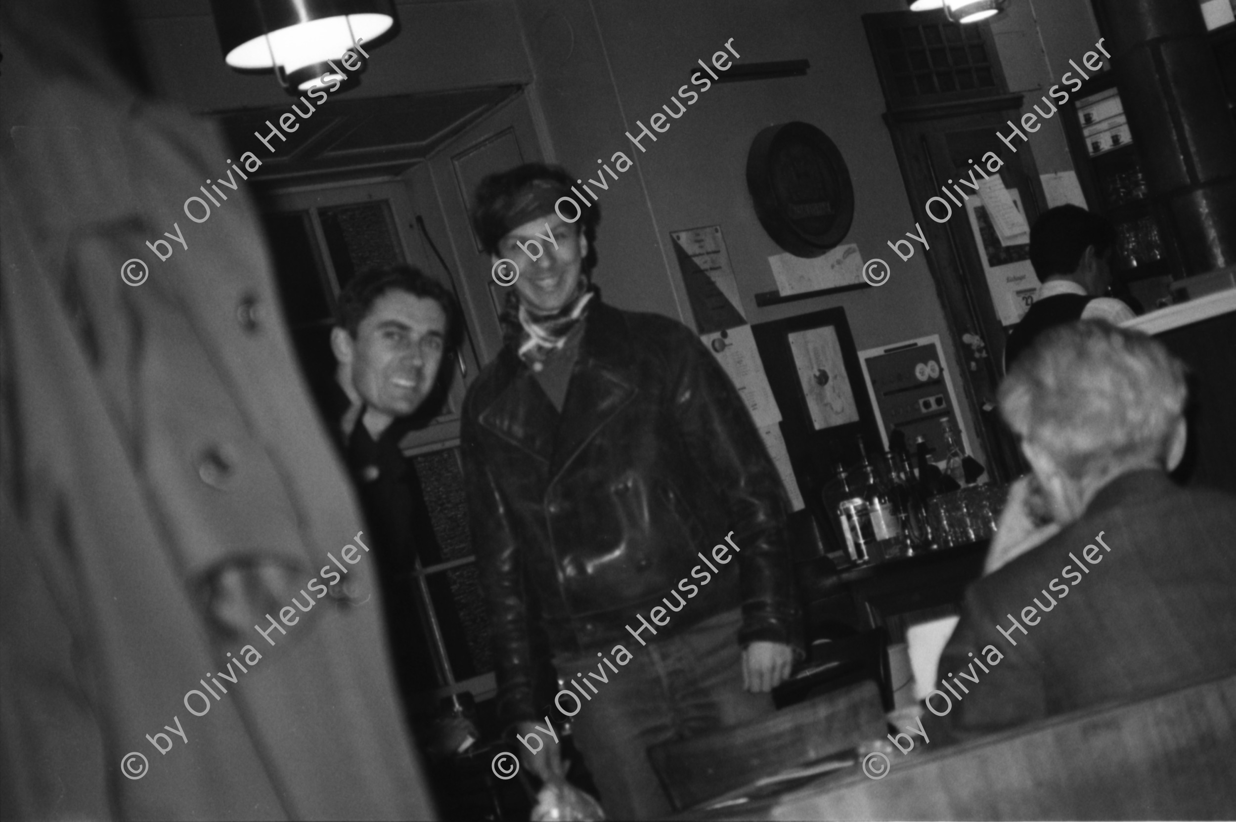 Image of sheet 19900400 photo 2: M