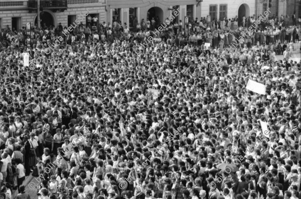 Image of sheet 19900460 photo 25: frtsg. 900450 Im Kinderheim. Britische Krankenschwester fotografiert mit Plastikhandschuhen und Mundschutz. Kind spielt mit Plastikhandschuhen. Demo FSN Frontul Salvării Naţionale.  ab Nr. 9 Brasov. Die Polizei schirmt Golani's von den Fanatischen für Präsident Iliescu ab. (Vagabunden) Käseverkäufer und Bauer.Portrait. Romnidorf Roma Romadorf Sacele ungarisch Stämmige. Gruppenbild. Rumänien Rumania Romania 1990 √

The National Salvation Front (Romanian: Frontul Salvării Naţionale, FSN) was the governing body of Romania in the first weeks after the Romanian Revolution of 1989, subsequently turned into a political party. FSN is the common root of two of the three largest political parties in Romania today: the Social Democratic Party (PSD) and the Democratic Liberal Party (PD-L).