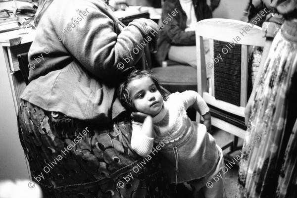 Image of sheet 19900510 photo 27: little girl Blanca in the lap of her great-grandmother Mihai.