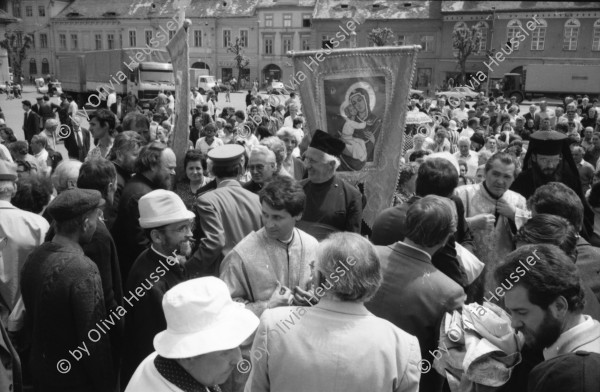 Image of sheet 19900510 photo 36: In Sibiu ist die erste öffentliche Orthodoxen Zelebrierung auf der Strasse. Rumänien Romania Rumania 1990

The Roma (Roma in Romani; Romi or Țigani in Romanian) constitute one of the largest minorities in Romania. According to the 2011 census, they number 619,007 people or 3.2% of the total population, being the second-largest ethnic minority in Romania after Hungarians. The Roma are Romania's most socially and economically disadvantaged minority, with high illiteracy levels