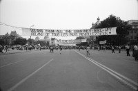 Image of sheet 19900520 photo 5: Das schreckliche Gebäude von Ceaucescu gebaut. Presidentenpalast Palast Regierungspalast. Im Schriftsteller Innen verband steht ein gedeckter Tisch für ganz wichtige (VIP) Leute bereit. Daneben sitzen die dickbäuchigen bärtigen 'Intellektuellen' Biersäufer und fluchen gegen die Roma Romni's. Eine Demonstration (der Gegner von Ion Iliescu FSN) und Hungerstreikenden Hungerstreik 'Greva foame' der Golani's Richtung TV Gebäude sie wollen einen Film zurück. Nr. 10 und 11 re: Androne Radu mi: Ovidiu Antoine Poditarn li: Orthodoxer Priester Georghe Tabacaro (Sarghiol de Dehl)? Tulcea. Soldaten mit Helmen und Knüppel. Bukarest Rumänien Romania Rumania 1990

The National Salvation Front (Romanian: Frontul Salvării Naţionale, FSN) was the governing body of Romania in the first weeks after the Romanian Revolution of 1989, subsequently turned into a political party. FSN is the common root of two of the three largest political parties in Romania today: the Social Democratic Party (PSD) and the Democratic Liberal Party (PD-L).