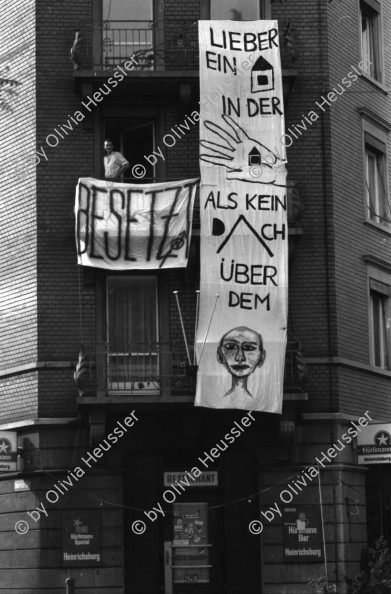 Image of sheet 19900580 photo 7: Transpi: «Lieber ein Haus in der Hand als kein Dach über dem Kopf»