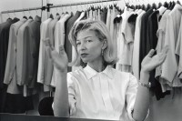 Image of sheet 19900610 photo 21: © 1990, OLIVIA HEUSSLER / www.clic.li
Swiss fashiondesigner Dorothée Vogel at home, where she is working on her collections. Zürich Schweiz switzerland 1990 Designer Fashion Mode √
