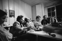 Image of sheet 19900670 photo 7: Lookat Photographen Jean Pascal Imsand, seine Frau Sabina Scullari, Roger Wehrli und Felix von Muralt, Zürich 1990.