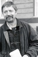 Image of sheet 19900680 photo 33: Wolf Biermann vor dem Stasi-Gebäude, Berlin Deutschland 1990. Karl Wolf Biermann (born 15 November 1936) is a German singer-songwriter and former East German dissident. DDR Protest