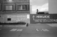 Image of sheet 19900680 photo 5: Mit Alex Grass (Echo der Zeit, Radioreporter DRS 1) besuchte ich die Beratungsstelle für Vietnamesische ArbeitnehmerInnen in Berlin Marzahn. Rhinstrasse Nguyen Luu Huong Quang gab uns ein Gespräch. Das Gebäude der Stasi an der Magdalenenstrasse wurde unter Anführung von Wolf Biermann besetzt. Berlin Ost-Berlin Ost Deutschland  GDR DDR 1990