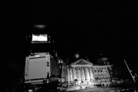 Image of sheet 19900790 photo 0: © 1990, Olivia Heussler / www.clic.li

The new parliament Reichstag in the reunification ceremonys thrue the lens of a tv-camera. Berlin, Germany 02.10. 1990 √ Deutschland by night nachts by night