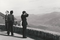 Image of sheet 19900820 photo 16: Diese drei Männer benützen die Mittagszeit für einen Ausflug auf den Patscherkofel hoch über Innsbruck. Österreich Austria Business man 1990 √
© 1990, OLIVIA HEUSSLER / www.clic.li