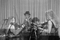 Image of sheet 19900830 photo 27: Doppelbelichtung double exposure

Fred Frith (born 17 February 1949) is an English multi-instrumentalist, composer and improvisor. 1990 √