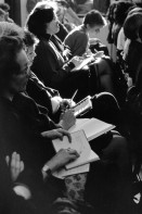 Image of sheet 19900860 photo 24: Diese Frauen besuchen das öffentliche Symposium. Basel 1990 √ Schweiz Schweiz Switzerland Europe Frauen woman women art Weiterbildung education