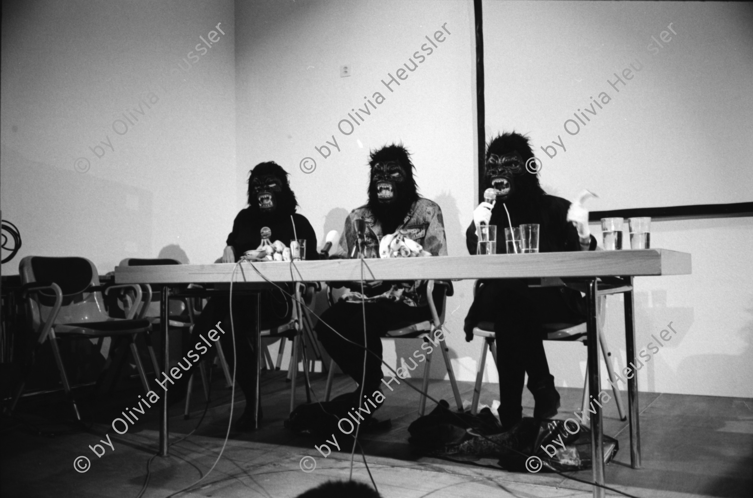 Image of sheet 19900880 photo 29: in Basel 1990 während einem Symposium über Wissenschaft und Künste