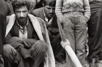 Image of sheet 19900990 photo 25: Kurdish peasants in sorrow during the funeral of Kudret Filiz (27) who had been killed by the Turkish army. Filiz had been shot during manifestation against the Turkish repression in Kurdistan. Region of Dabulö. Türkisch Kurdische Bauern an einer Beerdigung einer Bäuerin.
Türkei Kurden Kurdistan Kurdish Turkey Turkish 1990 √
Lice (pronounced [ˈlidʒe]), (Kurdish: Licê) is a Kurdish district of Diyarbakır Province in Turkey. The population is 9,644 as of 2010. It is located 90 km (56 mi) from the capital, Diyarbakır. The mayor is Fikriye Aydın (BDP).
ohne Aufkleber
Café Boy Ausstellung