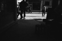 Image of sheet 19901020 photo 32: Militaerpatrouille in Nusaybin, Kurische Tuerkei 1990. 

Military Army Patrol Soldier Helmet civilians street kurdische Türkei Kurden Turkish Kurds Turkey Kurdish 


Im Bestand der Fotostiftung Schweiz 24 x 30 cm Barytpapier 2006.31.025
aus der Ausstellung «WOZ-BLICKE» Woz Nr. 6 8.Februar 1991 10-19. Dez. 1990 Serie