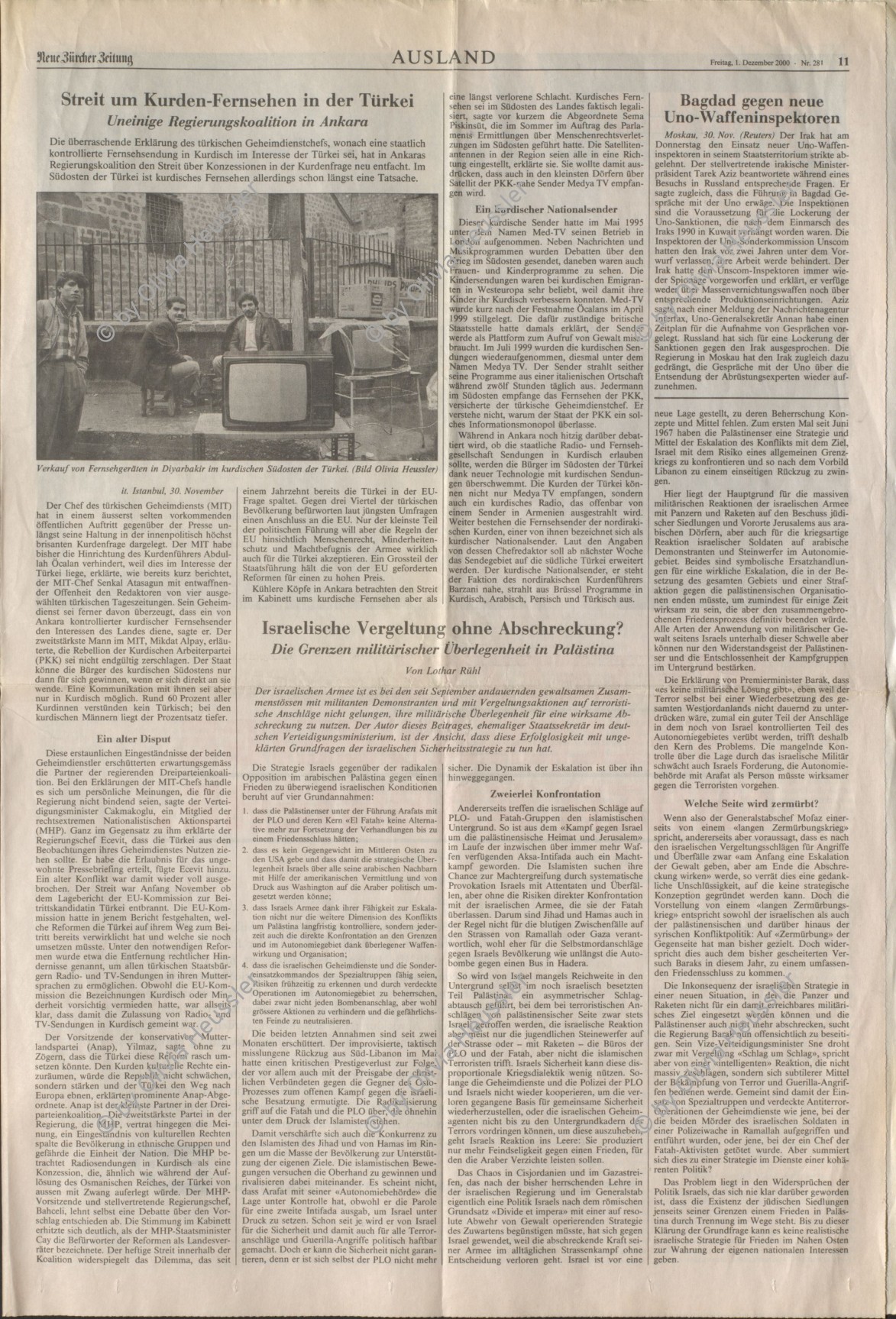 Image of sheet 19901050 photo 17: Das Fenster zur Welt steht zum Verkauf bereit. Dijarbakir. Türkei Kurdistan 12.1990 TV Fernsehen 19901050
Turkey Kurdish Kurds Kurden Ostanatolien 1990 √