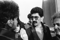Image of sheet 19901080 photo 24: Die Tochter der getöteten 27 jährigen Kudret Filiz, im Weiler Dabulö bei Lice. Die Bäuerin Kudret nahm an einem Protest gegen die Vertreibung der Bauern teil und wurde von 'Jandarmas' erschossen.
The daughter of the killed 27-year-old farmer Kudret Filiz, in the hamlet Dabulö in Lice. The farmer Kudret took part in a protest against the eviction of peasants and was shot by 'Jandarmas'.
 
Türkei Kurdistan 12.90  Kurdish Turkey 1990 √ woman girl Mädchen kind
© Olivia Heussler