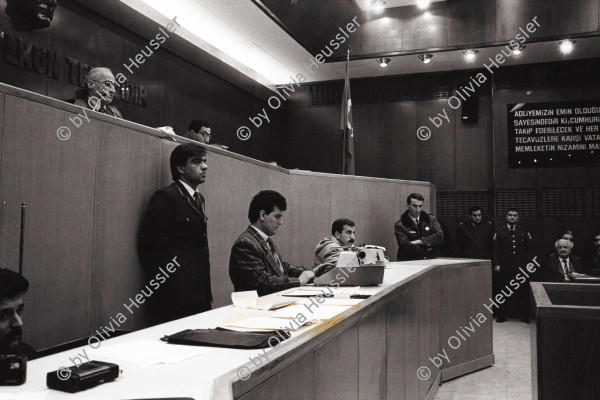 Image of sheet 19901090 photo 15: Der Staatsrichter Muhittin Mihcak während des Prozesses gegen die drei Kurdischen Anwälte: Vedat Aydin, Ahmet Zeki Okçuoğlu, und Mustafa Oezer während einem Prozess im Ankaraer Staatsgericht
Kurds Kurdish Turkey Ankara Dec. 1990 √ Türkei Kurd Kurds Human rights
Türkei Kurdische Ostanatolien 

Anwälte Vedat Aydin, Mustafa Oezer und: im Staatsgericht in Ankara. Türkei 12.90 
Kurdish Turkey Kurds Ostanatolien Kurden 1990 √