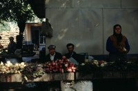 Image of sheet 19903002 photo 159: Illiescus vor Polizisten  in Brasov am 17. Mai 1990. Flowers in front of the policemen, from the fanatical part of the electoral rally of Iliescu.  

Protest; Blumen; Frauen; Polizei; Beamte; Maenner; Uniform; Brasov; Wahlen; 
Exhibition Bildbruchbild
