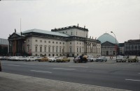 Image of sheet 19903003 photo 125: Während den Feierlichkeiten zur Wiedervereinigung von Ost- und Westdeutschland am Brandenburgertor, Berlin DDR 2. Oktober 1990.
Vietnamesische Vertragsarbeiterinnen mit ihren Neugeborenen nach der Kuendigung. 28. September 1990. Marzahn, Berlin, Deutschland, Europa.

19903003 15
Frauen; Vertragsarbeiterinnen; Vietnam; Imigrantinnen; Emigrantinnen; gekuendet; Kuendigung; Arbeit; arbeitslos; Plattenbau; Siedlung; DDR ; Berlin ; Germany ; Europe