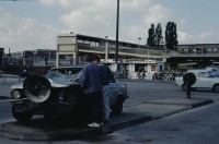 Image of sheet 19903003 photo 36: Während den Feierlichkeiten zur Wiedervereinigung von Ost- und Westdeutschland am Brandenburgertor, Berlin DDR 2. Oktober 1990.
Vietnamesische Vertragsarbeiterinnen mit ihren Neugeborenen nach der Kuendigung. 28. September 1990. Marzahn, Berlin, Deutschland, Europa.

19903003 15
Frauen; Vertragsarbeiterinnen; Vietnam; Imigrantinnen; Emigrantinnen; gekuendet; Kuendigung; Arbeit; arbeitslos; Plattenbau; Siedlung; DDR ; Berlin ; Germany ; Europe