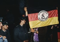 Image of sheet 19903003 photo 64: Während den Feierlichkeiten zur Wiedervereinigung von Ost- und Westdeutschland am Brandenburger tor. Vor der Wende am 02.Okt. 1990 Berlin, Deutschland, Europa.

19903003 64
Schwerter; Pflugscharen; Vopo; Volkspolizei; Polizisten; Volks; beamte; Wende; DDR; Fahne; Nacht; Polizei ; Berlin ; Germany ; Europe

{
