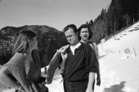 Image of sheet 19910080 photo 27: Balz und Mathias Gallati im Zürcher Oberland, 1991.