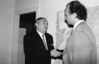 Image of sheet 19910180 photo 17: Geburtstag Silvana Schmid Weltwoche mit ihrer Mutter Livi Bucher und verschiedene Journalisten (Filippo Leutenegger). Raimondo  Rezzonico Portrait. Verleger. Nr. 16 1991 Schweiz Tessin Ticino Tenga