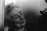 Image of sheet 19910180 photo 35: Geburtstag Silvana Schmid Weltwoche mit ihrer Mutter Livi Bucher und verschiedene Journalisten. Raimondo  Rezzonico Portrait. Verleger. Nr. 16 1991 Schweiz Tessin Ticino Tenga