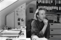 Image of sheet 19910280 photo 15: Armin Hauser ist der Gewinner des Hochparterre Designpreis für ein Funktelefon, Schwäbisch Gmünd, Deutschland 1991.
Portrait