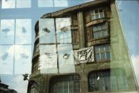 Image of sheet 19910410 photo 13: Doppelbelichtungen fälschlicherweise. Alte Trabant en auf Schrottplatz. Insekten Strassenwischer. Gebäude Mc Donalds Plakat Künstlerheim Bethanien DDR Kunst von Bob ? Gundula Schulze nackt filmt mich im Bett. Reichsluftfahrt Ministerium Kantine und Eingang. In Buchbinderei. Trabant mit Berlin kleber. Deutschland 1991 Art Artist photographer Photography car GDR east germany