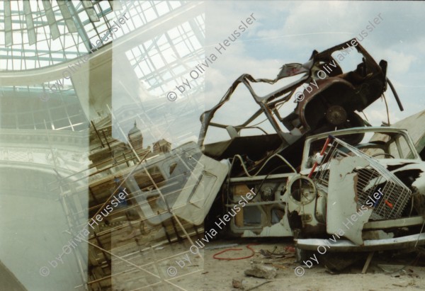 Image of sheet 19910410 photo 17: Doppelbelichtungen fälschlicherweise. Alte Trabant en auf Schrottplatz. Insekten Strassenwischer. Gebäude Mc Donalds Plakat Künstlerheim Bethanien DDR Kunst von Bob ? Gundula Schulze nackt filmt mich im Bett. Reichsluftfahrt Ministerium Kantine und Eingang. In Buchbinderei. Trabant mit Berlin kleber. Deutschland 1991 Art Artist photographer Photography car GDR east germany