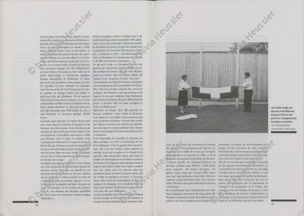 Image of sheet 19910540 photo 28: Die Schweizerfahne wird von  zwei Frauen in Uniform zusammengelegt. Bern 1. August 1991 (Nach 700 Jahrfeier) Nationaler Feiertag Fahne flagge 
Arranging the swiss flag by two women in uniforms. Berne, Switzerland, Swiss National Day, August 1st. 1991. Published by Libération, Paris.
(The 700 Jear Annyversary of Switzerland)

book